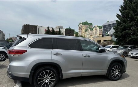 Toyota Highlander III, 2017 год, 3 890 000 рублей, 16 фотография