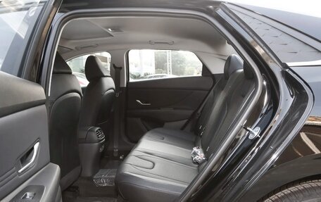 Hyundai Elantra, 2025 год, 2 650 000 рублей, 23 фотография