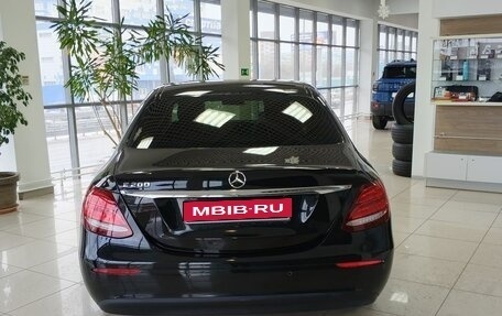 Mercedes-Benz E-Класс, 2019 год, 2 375 000 рублей, 6 фотография