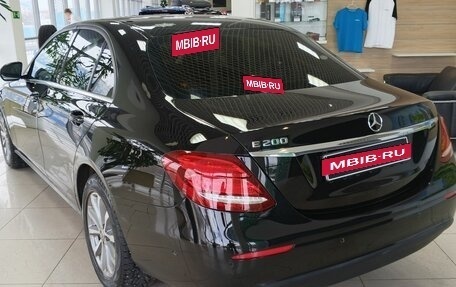 Mercedes-Benz E-Класс, 2019 год, 2 375 000 рублей, 7 фотография