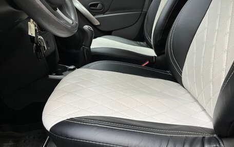 Renault Logan II, 2018 год, 890 000 рублей, 9 фотография