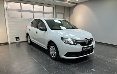 Renault Logan II, 2018 год, 890 000 рублей, 3 фотография