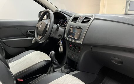 Renault Logan II, 2018 год, 890 000 рублей, 14 фотография