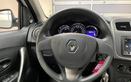 Renault Logan II, 2018 год, 890 000 рублей, 11 фотография