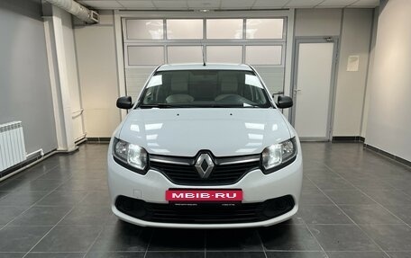 Renault Logan II, 2018 год, 890 000 рублей, 2 фотография