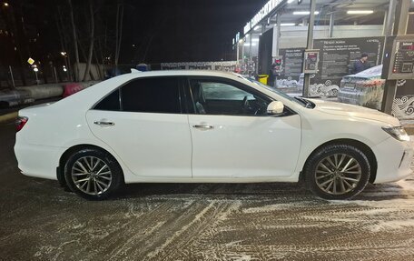 Toyota Camry, 2018 год, 1 800 000 рублей, 4 фотография