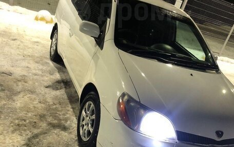 Toyota Platz, 1999 год, 360 000 рублей, 2 фотография