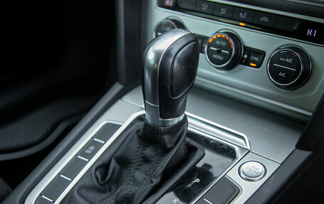 Volkswagen Passat B8 рестайлинг, 2015 год, 1 359 000 рублей, 11 фотография