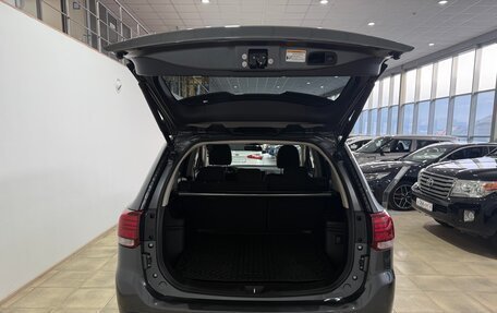 Mitsubishi Outlander III рестайлинг 3, 2022 год, 2 800 000 рублей, 8 фотография