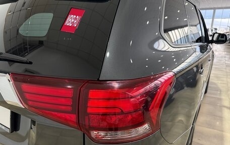 Mitsubishi Outlander III рестайлинг 3, 2022 год, 2 800 000 рублей, 13 фотография