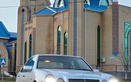 Mercedes-Benz E-Класс, 1999 год, 430 000 рублей, 1 фотография