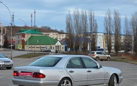 Mercedes-Benz E-Класс, 1999 год, 430 000 рублей, 4 фотография