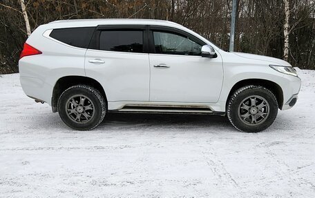 Mitsubishi Pajero Sport III рестайлинг, 2018 год, 3 250 000 рублей, 3 фотография