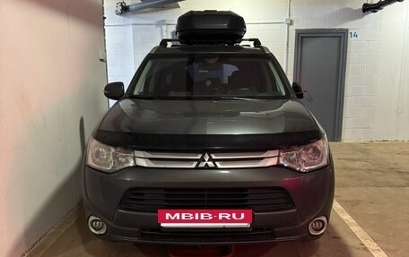 Mitsubishi Outlander III рестайлинг 3, 2013 год, 1 150 000 рублей, 8 фотография