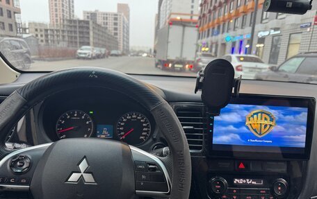 Mitsubishi Outlander III рестайлинг 3, 2013 год, 1 150 000 рублей, 9 фотография