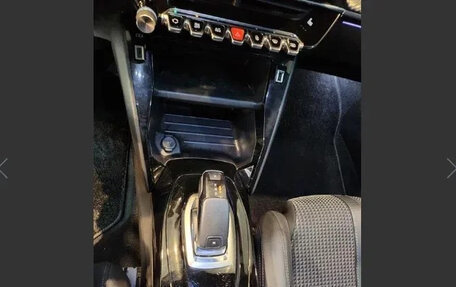 Peugeot 2008 II, 2021 год, 1 700 000 рублей, 17 фотография