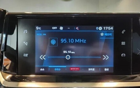 Peugeot 2008 II, 2021 год, 1 700 000 рублей, 15 фотография