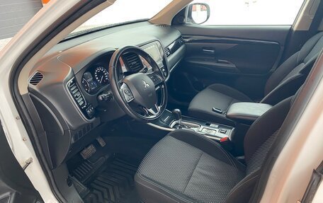 Mitsubishi Outlander III рестайлинг 3, 2018 год, 2 120 000 рублей, 12 фотография