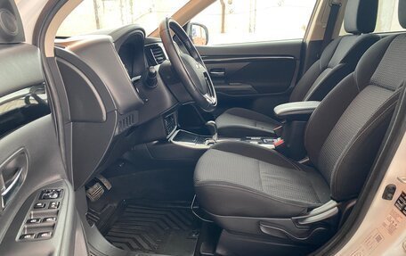 Mitsubishi Outlander III рестайлинг 3, 2018 год, 2 120 000 рублей, 15 фотография