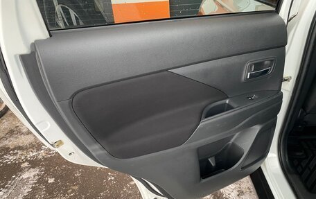 Mitsubishi Outlander III рестайлинг 3, 2018 год, 2 120 000 рублей, 18 фотография