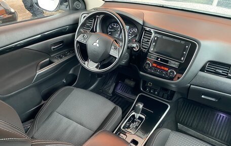 Mitsubishi Outlander III рестайлинг 3, 2018 год, 2 120 000 рублей, 23 фотография