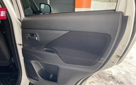 Mitsubishi Outlander III рестайлинг 3, 2018 год, 2 120 000 рублей, 21 фотография