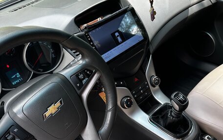 Chevrolet Cruze II, 2010 год, 530 000 рублей, 17 фотография