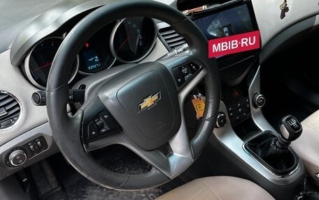 Chevrolet Cruze II, 2010 год, 530 000 рублей, 18 фотография