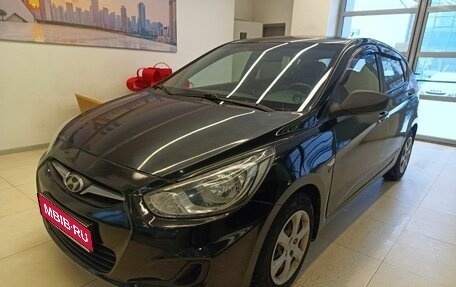 Hyundai Solaris II рестайлинг, 2012 год, 960 000 рублей, 1 фотография