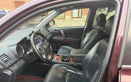 Toyota Highlander III, 2011 год, 2 000 000 рублей, 14 фотография