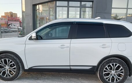 Mitsubishi Outlander III рестайлинг 3, 2016 год, 2 100 000 рублей, 2 фотография