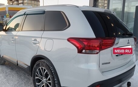 Mitsubishi Outlander III рестайлинг 3, 2016 год, 2 100 000 рублей, 3 фотография