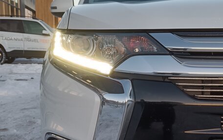 Mitsubishi Outlander III рестайлинг 3, 2016 год, 2 100 000 рублей, 9 фотография