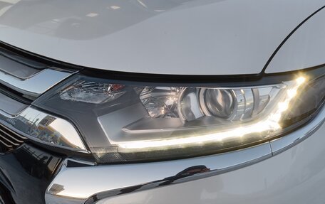 Mitsubishi Outlander III рестайлинг 3, 2016 год, 2 100 000 рублей, 10 фотография