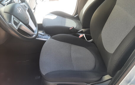 Hyundai Solaris II рестайлинг, 2013 год, 720 000 рублей, 15 фотография