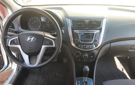 Hyundai Solaris II рестайлинг, 2013 год, 720 000 рублей, 17 фотография