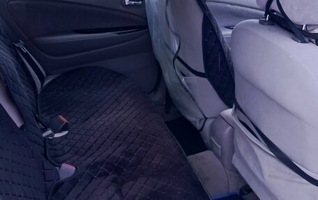 Toyota Prius IV XW50, 2000 год, 550 000 рублей, 8 фотография