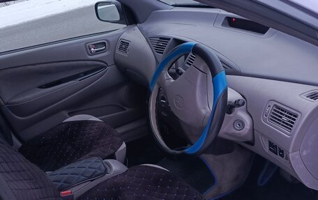 Toyota Prius IV XW50, 2000 год, 550 000 рублей, 6 фотография