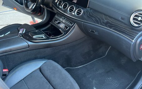 Mercedes-Benz E-Класс, 2021 год, 3 800 000 рублей, 3 фотография