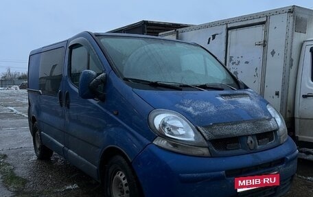 Renault Trafic, 2005 год, 1 100 000 рублей, 2 фотография