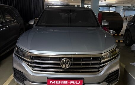 Volkswagen Touareg III, 2019 год, 4 650 000 рублей, 1 фотография