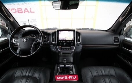 Toyota Land Cruiser 200, 2020 год, 7 995 000 рублей, 10 фотография