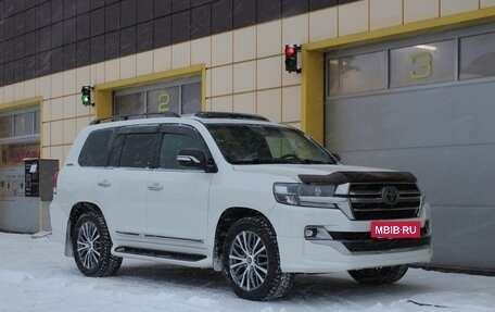 Toyota Land Cruiser 200, 2020 год, 7 995 000 рублей, 8 фотография
