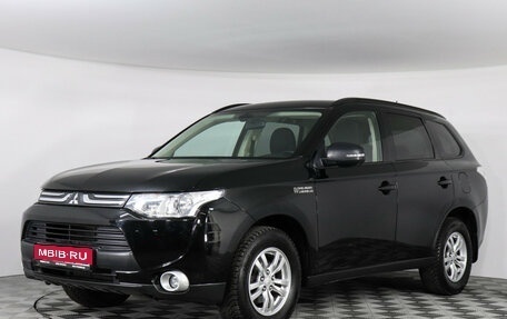 Mitsubishi Outlander III рестайлинг 3, 2014 год, 1 699 000 рублей, 1 фотография