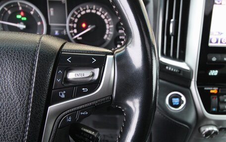 Toyota Land Cruiser 200, 2020 год, 7 995 000 рублей, 23 фотография