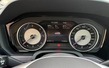 Volkswagen Touareg III, 2019 год, 4 650 000 рублей, 10 фотография