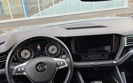 Volkswagen Touareg III, 2019 год, 4 650 000 рублей, 9 фотография