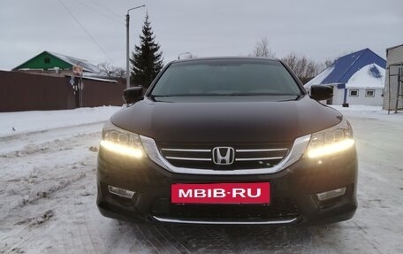 Honda Accord IX рестайлинг, 2013 год, 1 900 000 рублей, 6 фотография