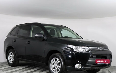 Mitsubishi Outlander III рестайлинг 3, 2014 год, 1 699 000 рублей, 3 фотография
