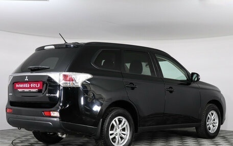 Mitsubishi Outlander III рестайлинг 3, 2014 год, 1 699 000 рублей, 5 фотография